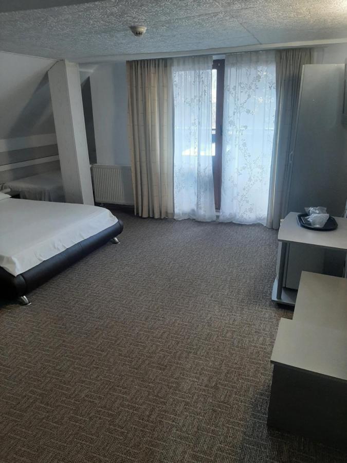 Casa Anemyra Hotel Sacele Exterior photo